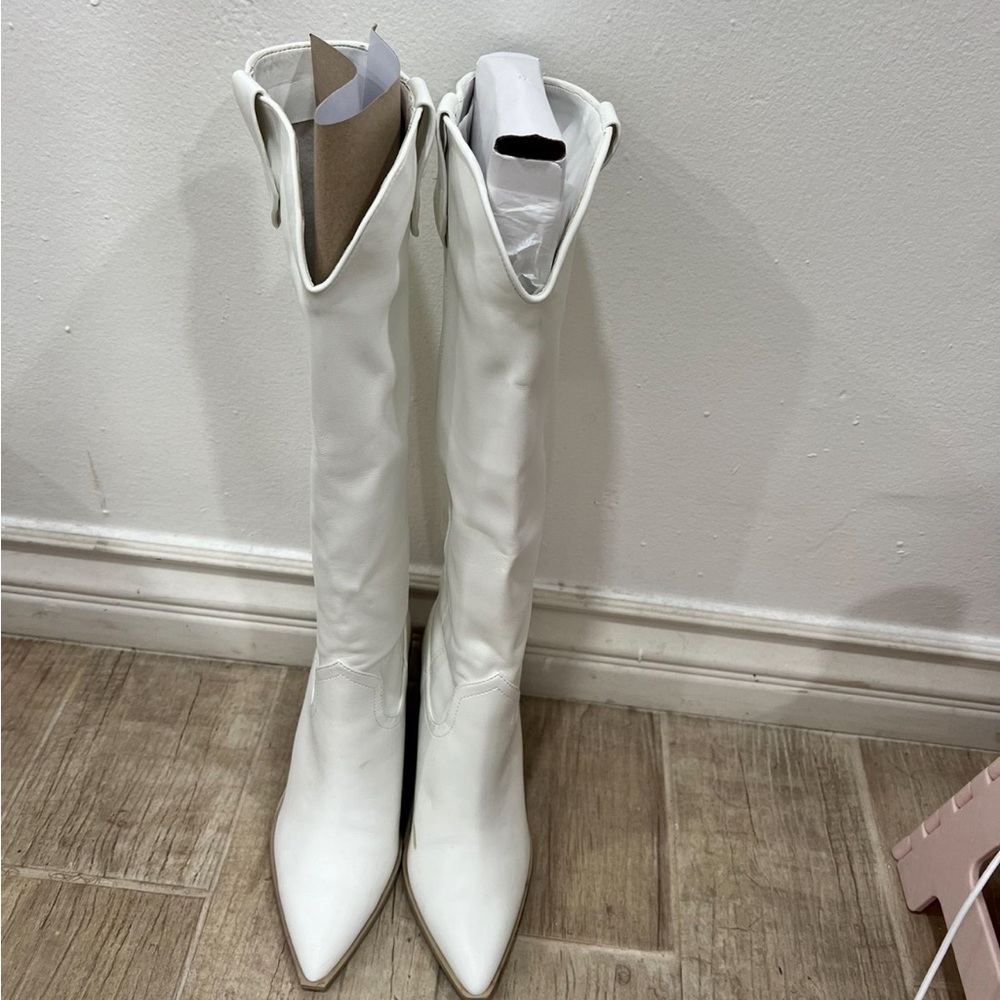 Steve Madden White cowboy Boots bronco